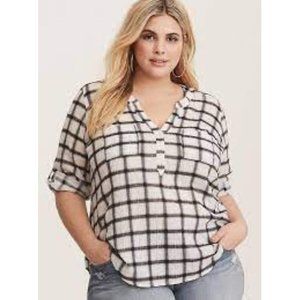 ✨ 2/$20 ✨ Torrid White & Black Harper Plaid Long Sleeves Pullover Blouse 3X